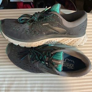~SOLD~ Brooks Women’s Glycerin 16 Running/Walling Shoes